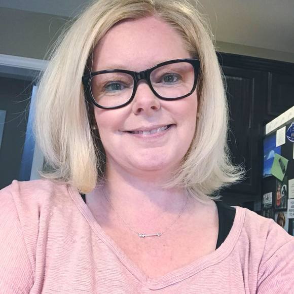 Meet your Posher, Stephanie - Picture 1 of 1